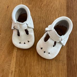 Freshly Picked white Mary Jane sz 2